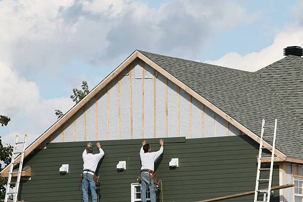 Professional Siding Replacement technician working in Farmingdale, NJ